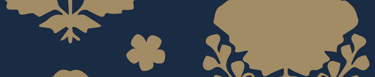 Sabyasachi Poppy Gilt wallpaper in Blue, VRSA
