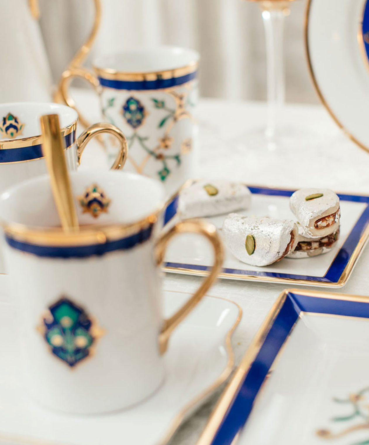 Shores of Persia Mug & Tray Set 24K Gold | VRSA